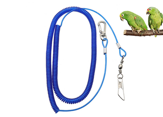 安全を飛ばしている5mの明確で青い鳥はオウムの飛行を防ぐためのロープのばねの鋼鉄を巻いた